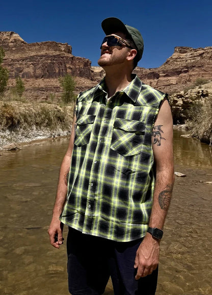 Men's Western Outdoor Plaid Sleeveless Top, Pearl Snap